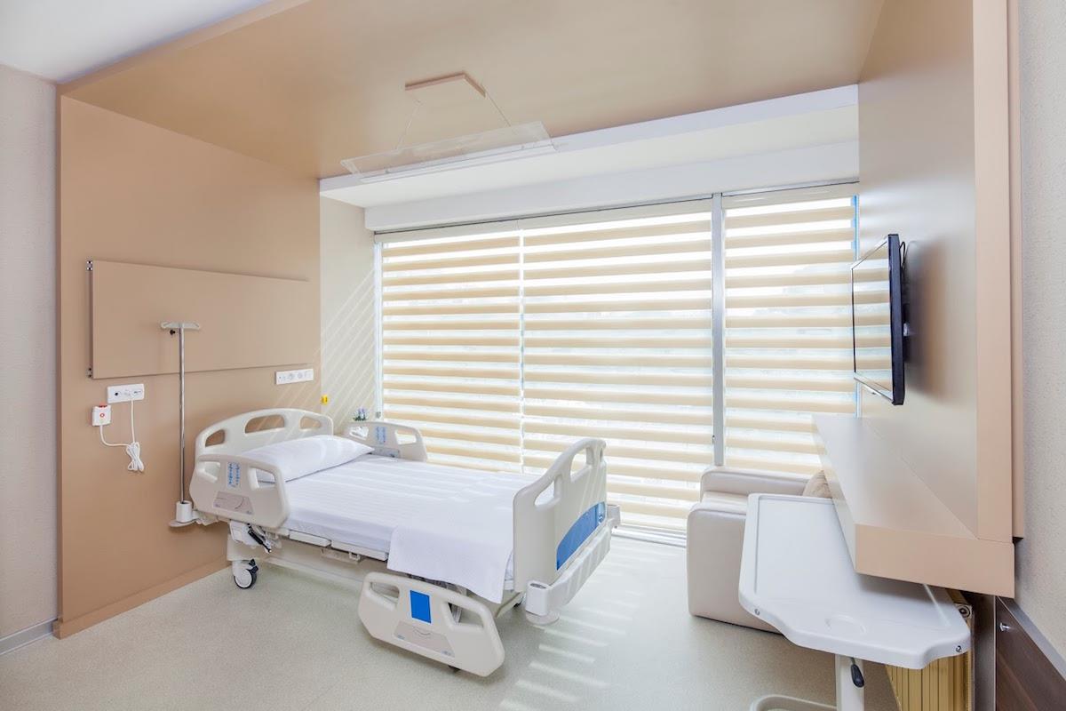 Chirurgie de gynécomastie (poitrine masculine) chez EsteCenter Istanbul