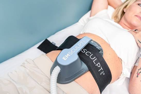 Renforcement musculaire et remodelage corporel Emsculpt chez EsteCenter Istanbul