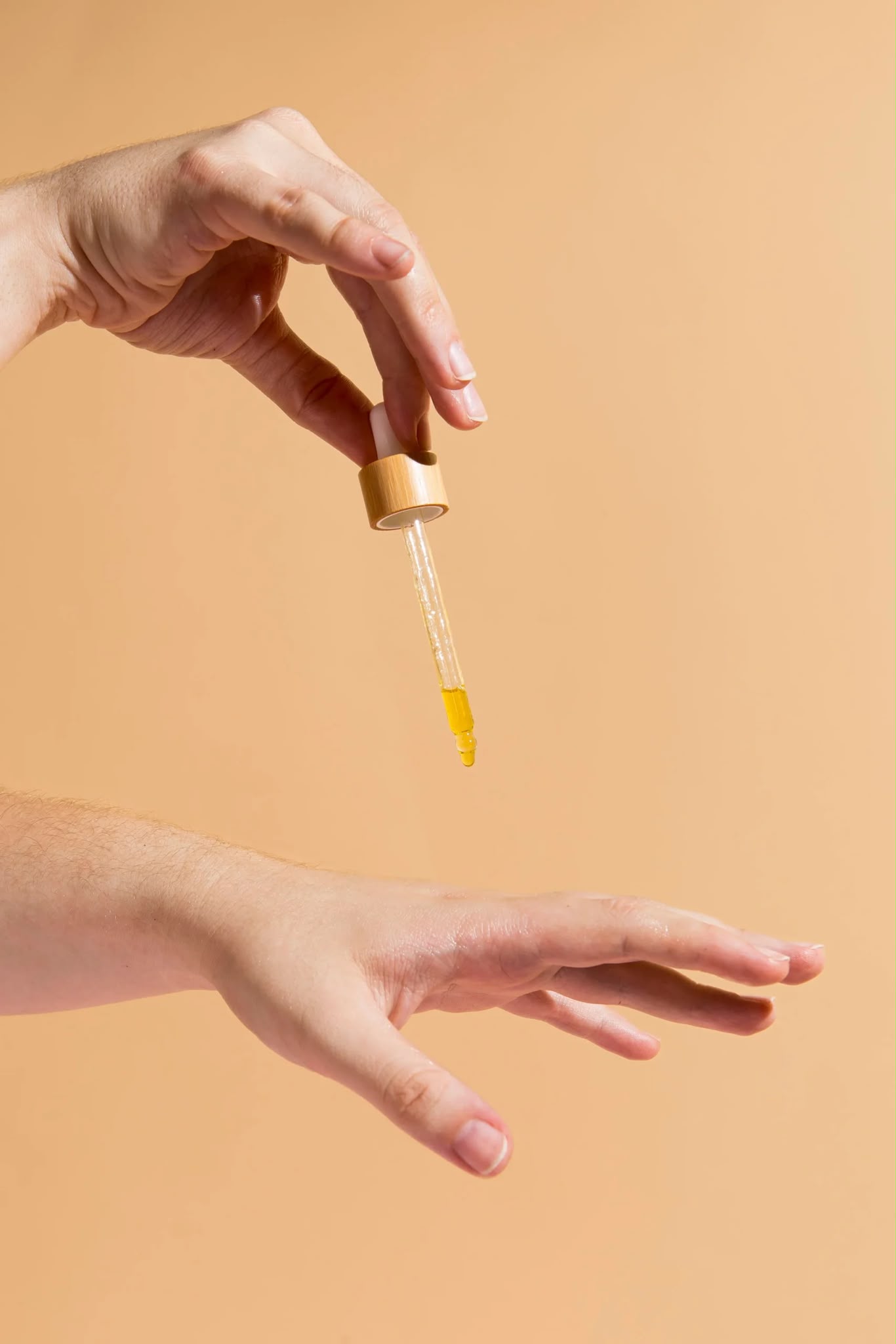 Traitement vitaminé de rajeunissement des mains chez EsteCenter Istanbul